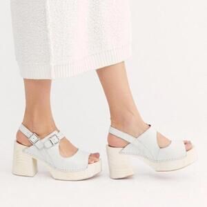 FREE PEOPLE Belem Chunky Light Blue Leather Clogs SIZE 9 BOHO COTTAGE 70s